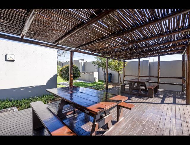 1 BEDROOM APARTMENT FOR SALE IN LONEHILL
